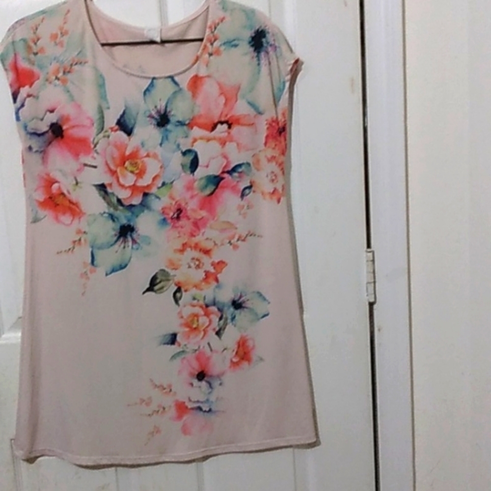 Sun & Moon womans top sz small